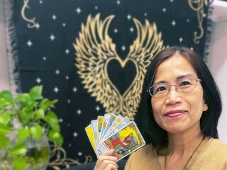 Enter my FREE CHATROOM KayTarot
