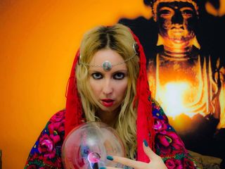 Enter my FREE CHATROOM IssisMedium