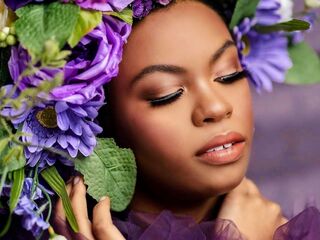 Enter my FREE CHATROOM TheReaderLily