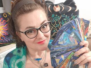 Enter my FREE CHATROOM TarotHealing